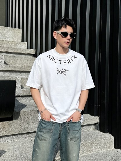 アークテリクス「ARC'TERYX」ロゴプリントTシャツ / ショートスリーブ クルーネック