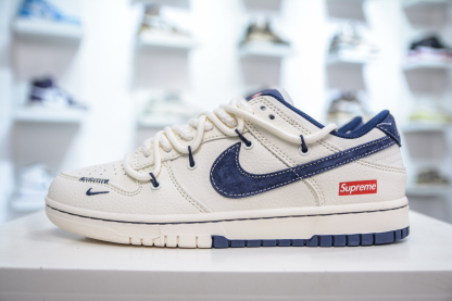 「コラボモデル」Supreme x Nike SB Dunk Low スニーカー