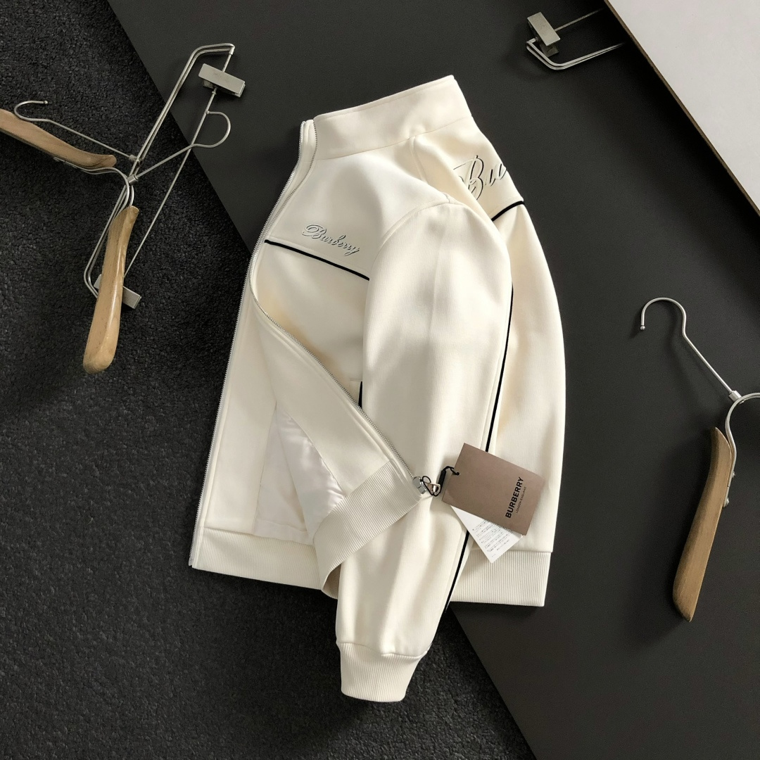 バーバリー「Burberry」バーバリー レタリング刺繍 ジップアップジャケット / アウター