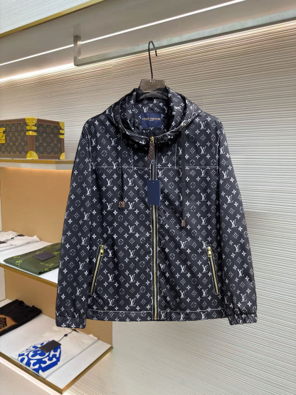 ルイ・ヴィトン「Louis Vuitton」ルイ・ヴィトン ロゴプリント ジップアップジャケット / アウター