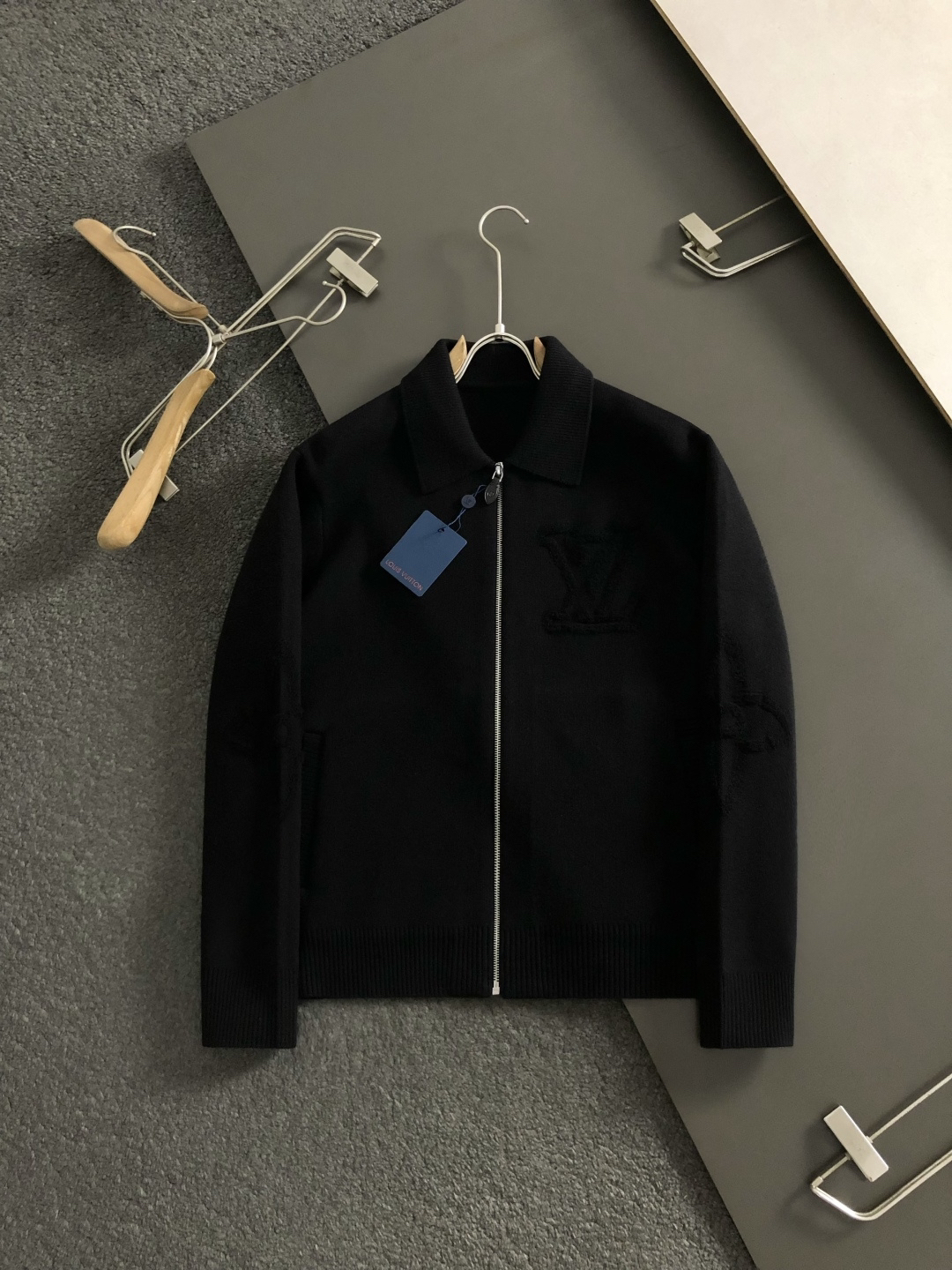 ルイ・ヴィトン「Louis Vuitton」ルイ・ヴィトン モノグラム・マクロ ウール ハーフジッププルオーバー / ニットトップス
