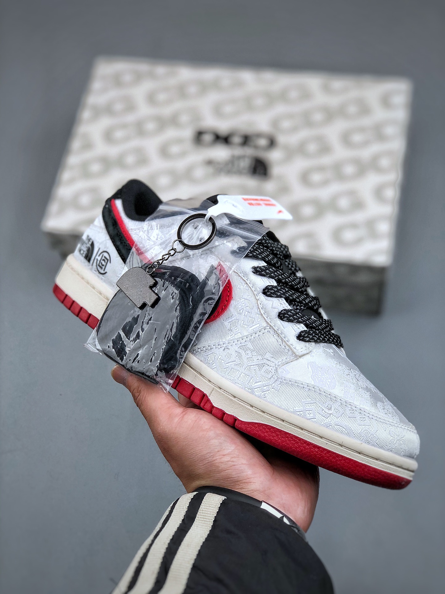 「コラボモデル」The North Face x Nike  SB Dunk Low 'Black Red Silk' ダブルスウッシュ スニーカー