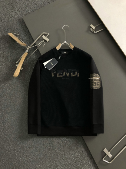 フェンディ「Fendi」フェンディ ロゴパッチ ジップアップスウェットシャツ / プルオーバー