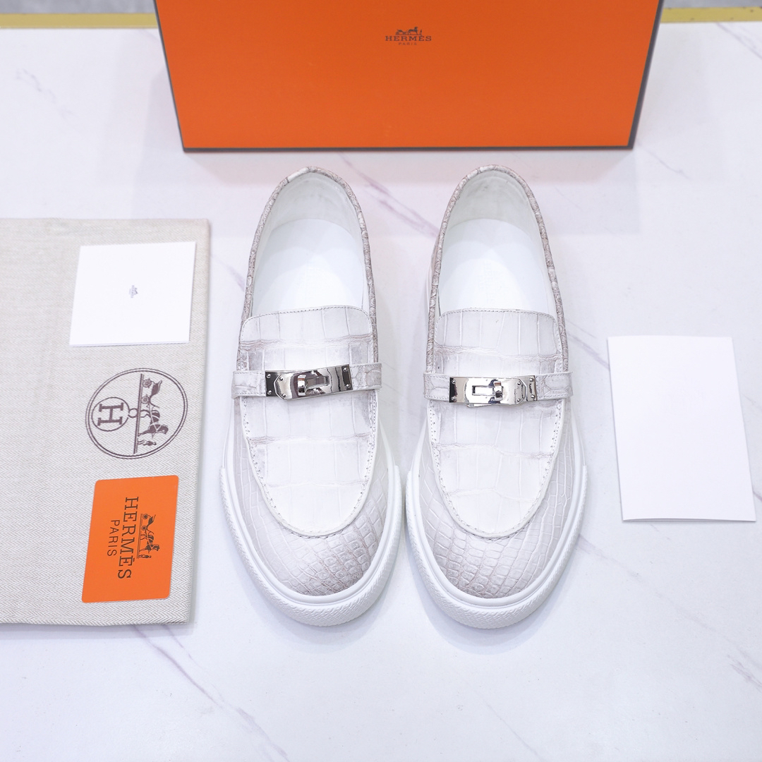 エルメス［Hermès］おしゃれなペアスニーカー