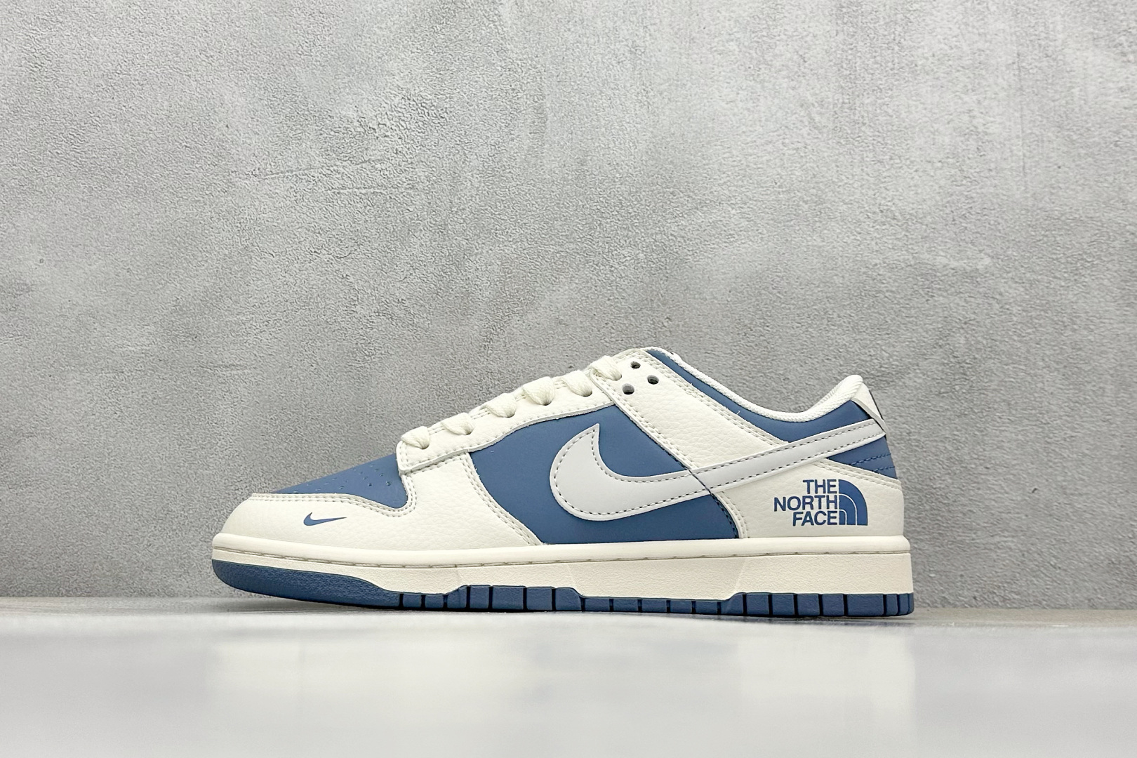 「コラボモデル」The North Face x Nike  SB Dunk Low 'Beige Blue' スニーカー