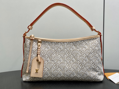 ルイ・ヴィトン「Louis Vuitton」ルイ・ヴィトン キャリーオール イーストウエスト モノグラム・アンブレーム / ショルダーバッグ
