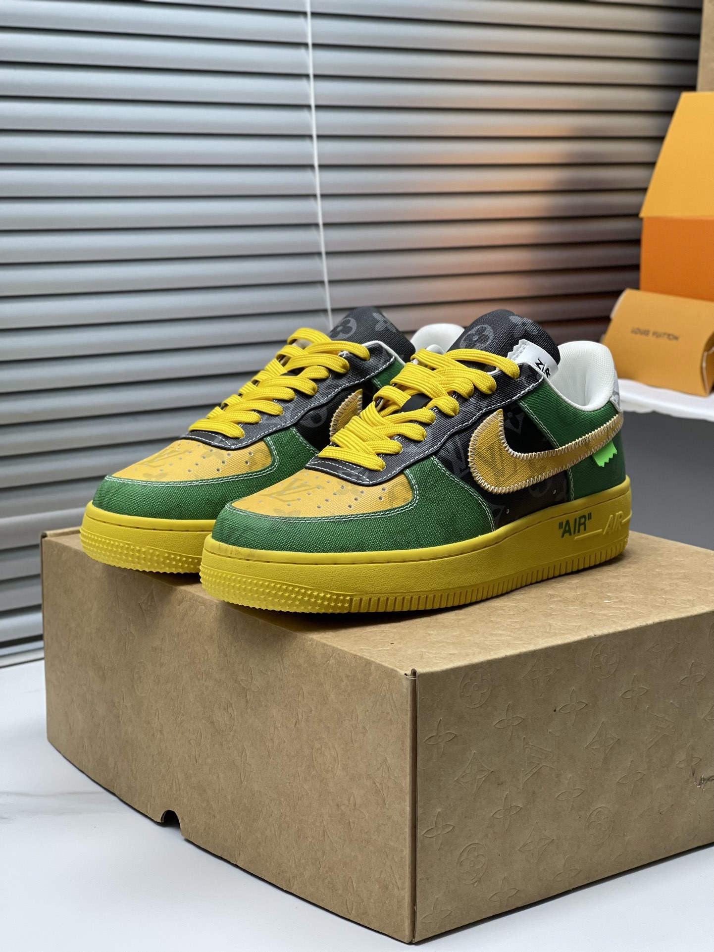 「ルイ・ヴィトン」Nike Air Force 1 Low 限定スニーカー
