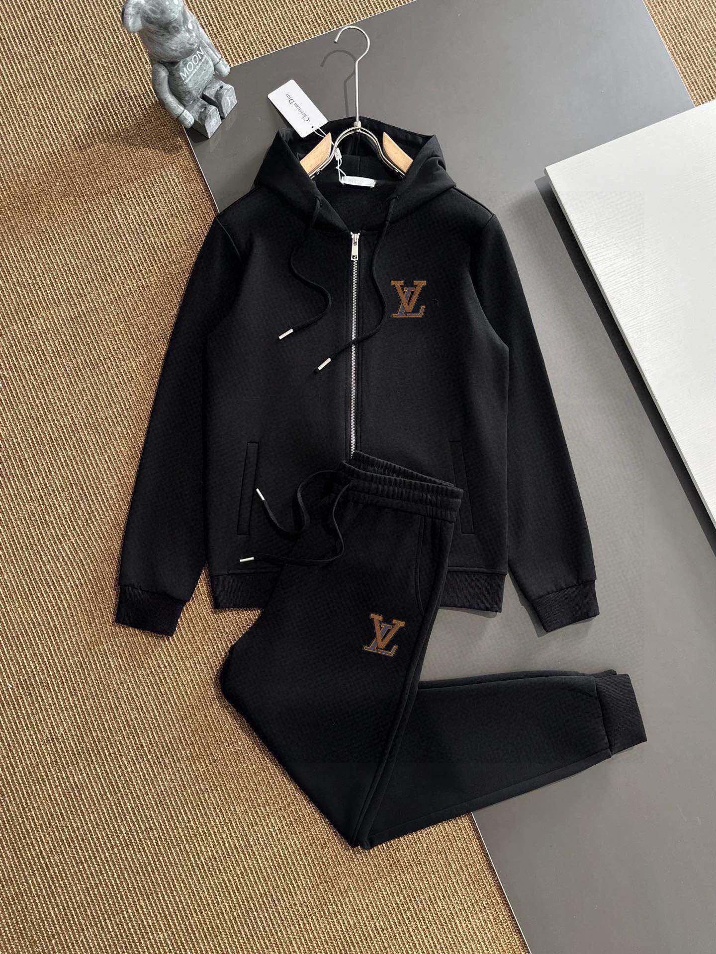ルイ・ヴィトン「Louis Vuitton」Set in stock セットアップ / 2026年秋冬 カジュアルウェア
