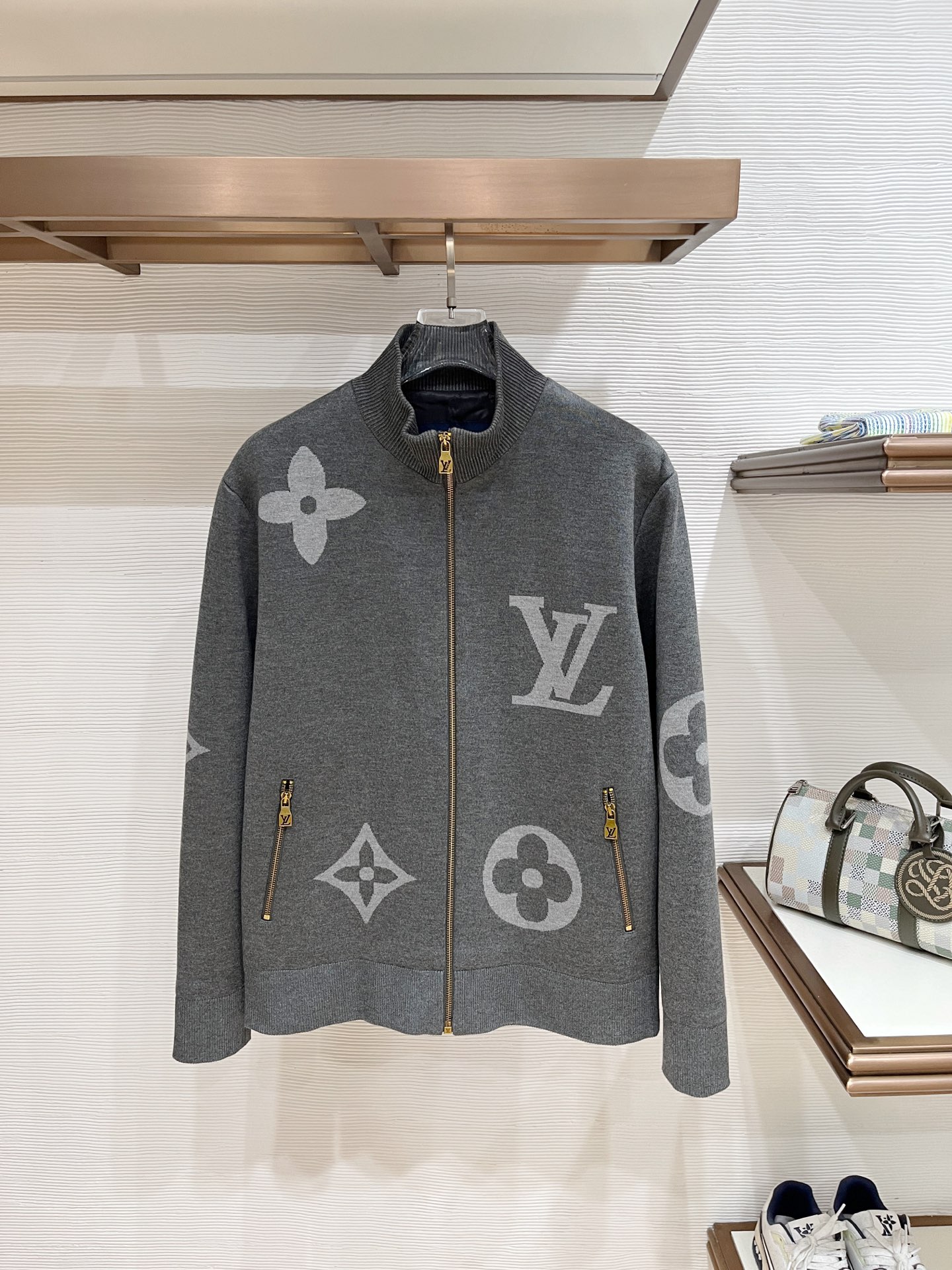 ルイ・ヴィトン「Louis Vuitton」ルイ・ヴィトン モノグラム ニット スタンドカラージャケット / メンズアウター