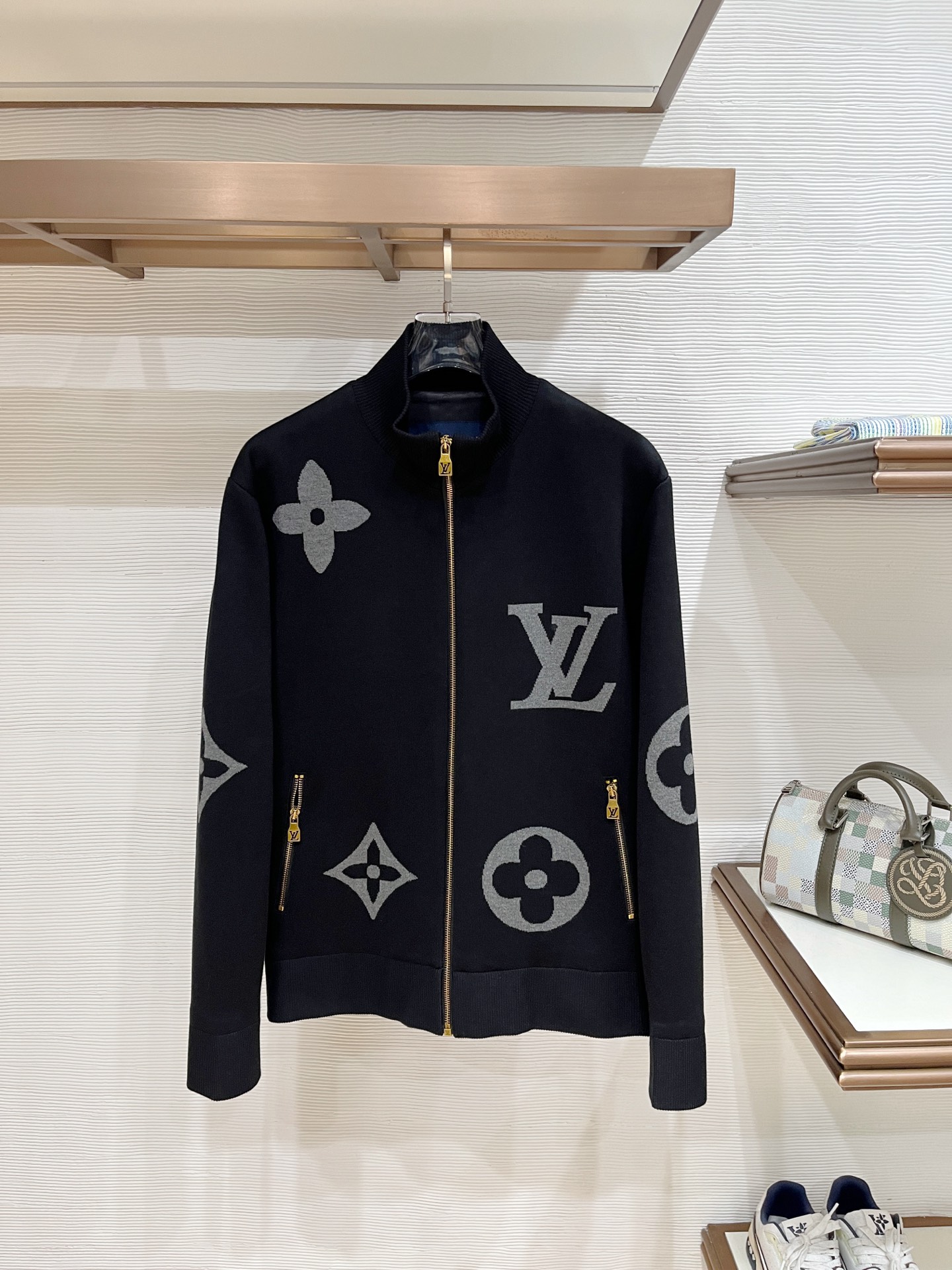 ルイ・ヴィトン「Louis Vuitton」ルイ・ヴィトン モノグラム ニット スタンドカラージャケット / メンズアウター