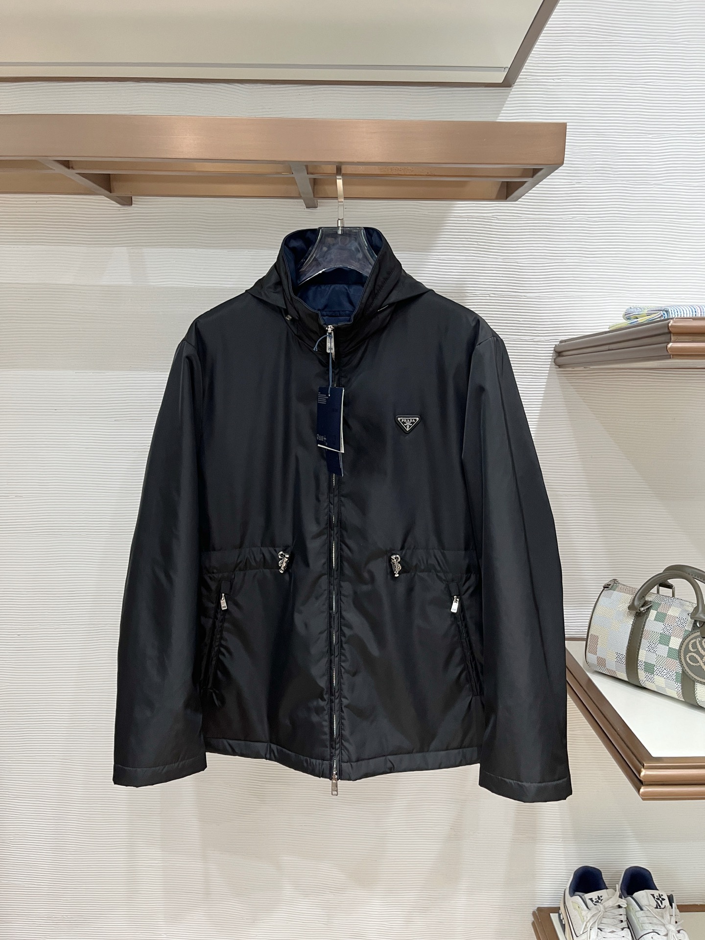 プラダ「Prada」プラダ Re-Nylon マルチポケット フーデッドジャケット / メンズ アウター