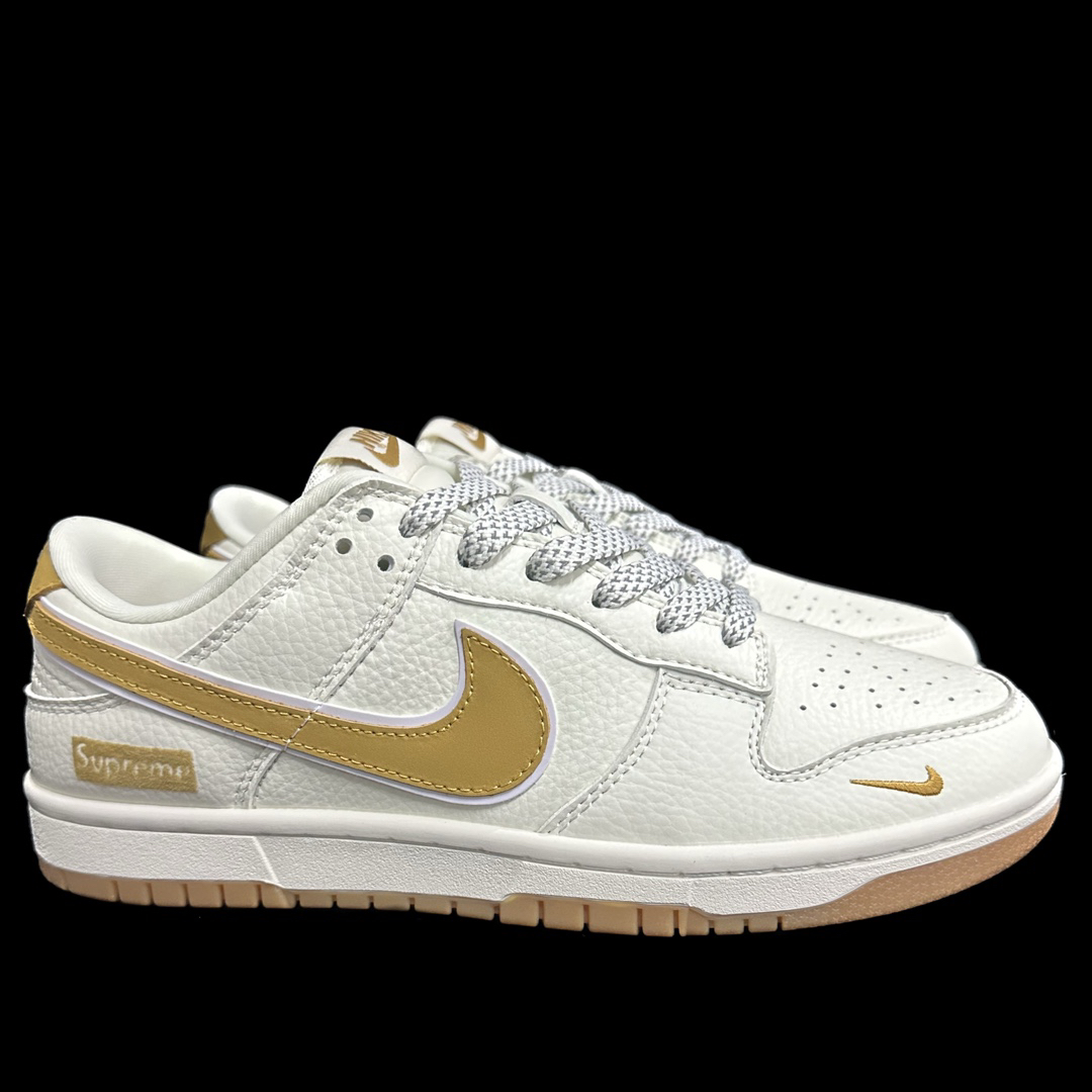 「コラボモデル」Supreme x Nike SB Dunk Low スニーカー