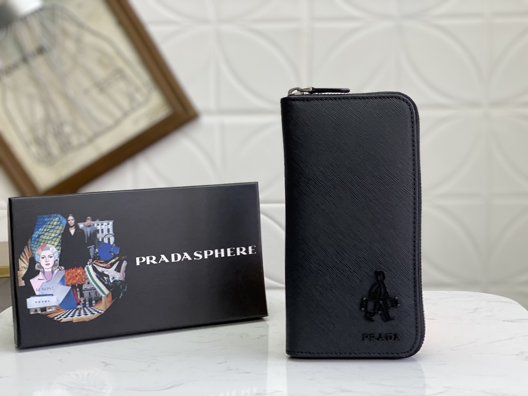 プラダ「PRADA」サフィアーノレザー 財布