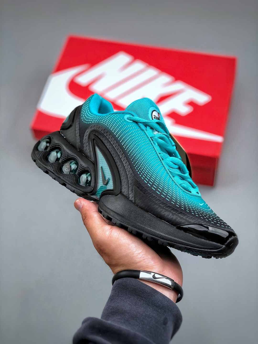 ナイキ「Nike」Air Max DN8 フルレングス エアクッション ランニングシューズ