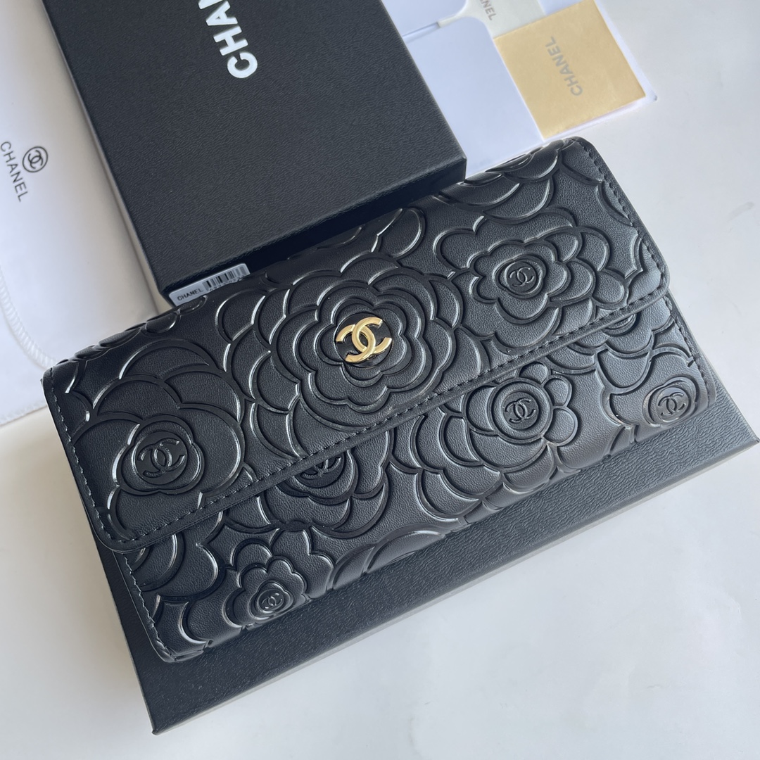 シャネル「Chanel」二つ折りレザーウォレット