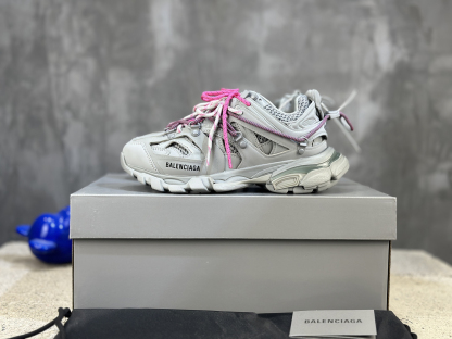 バレンシアガ「Balenciaga」 Sneaker Tess 3.0 Outdoorコンセプトスニーカー