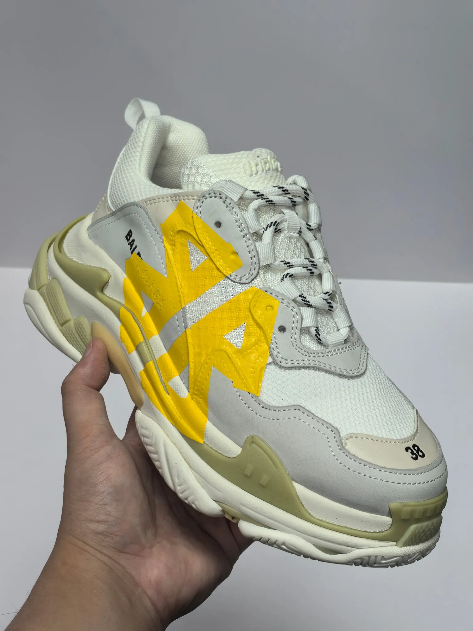 バレンシアガ「Balenciaga」Triple S Letter Graffiti 1.0 Sneakers-ISETAN PRESTIGE CURATED