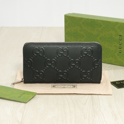 グッチ「Gucci」シグネチャー レザー ウェブ ジップアラウンドウォレット