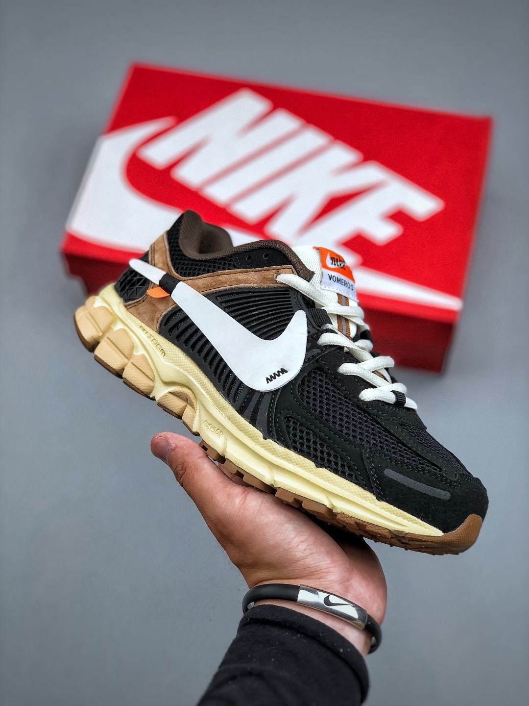 ナイキ「Nike」Zoom Vomero 5 SP メンズランニングシューズ