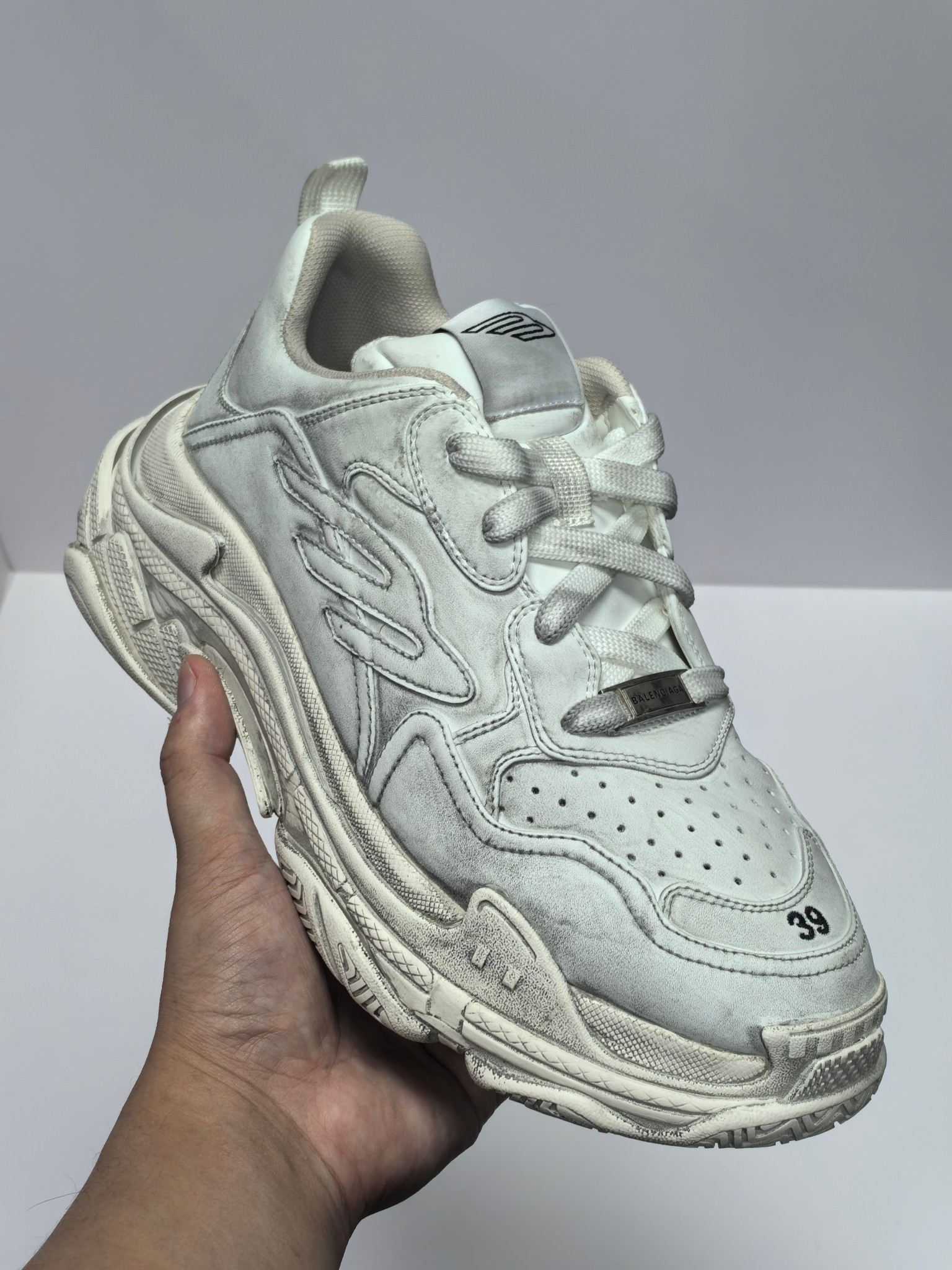 バレンシアガ「Balenciaga」Triple S 1.0 スニーカー