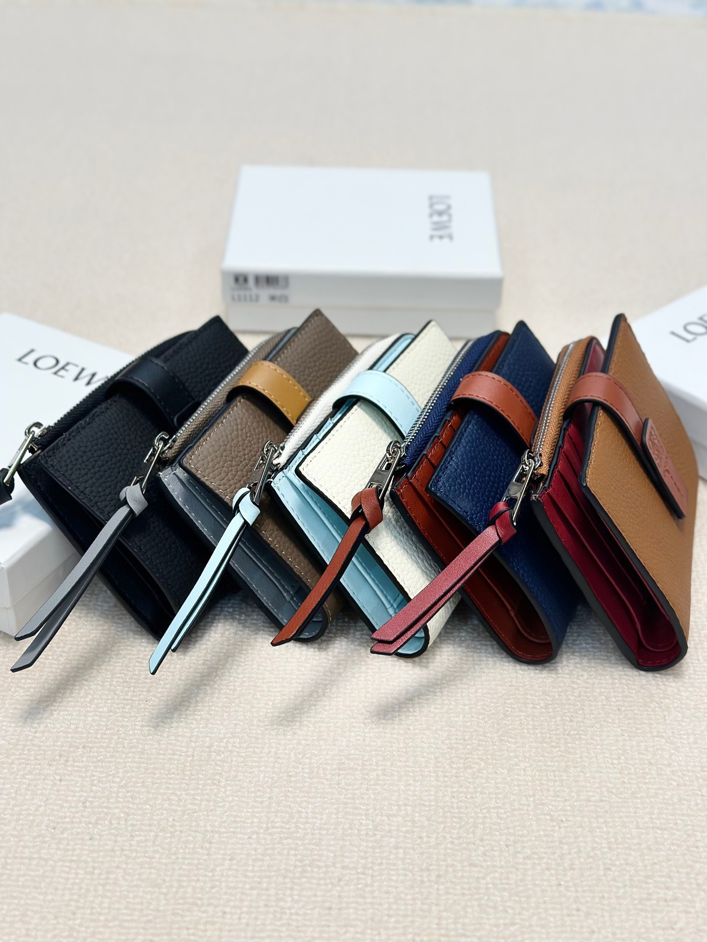 ロエベ「LOEWE」アナグラム コンティネンタル ウォレット 5色