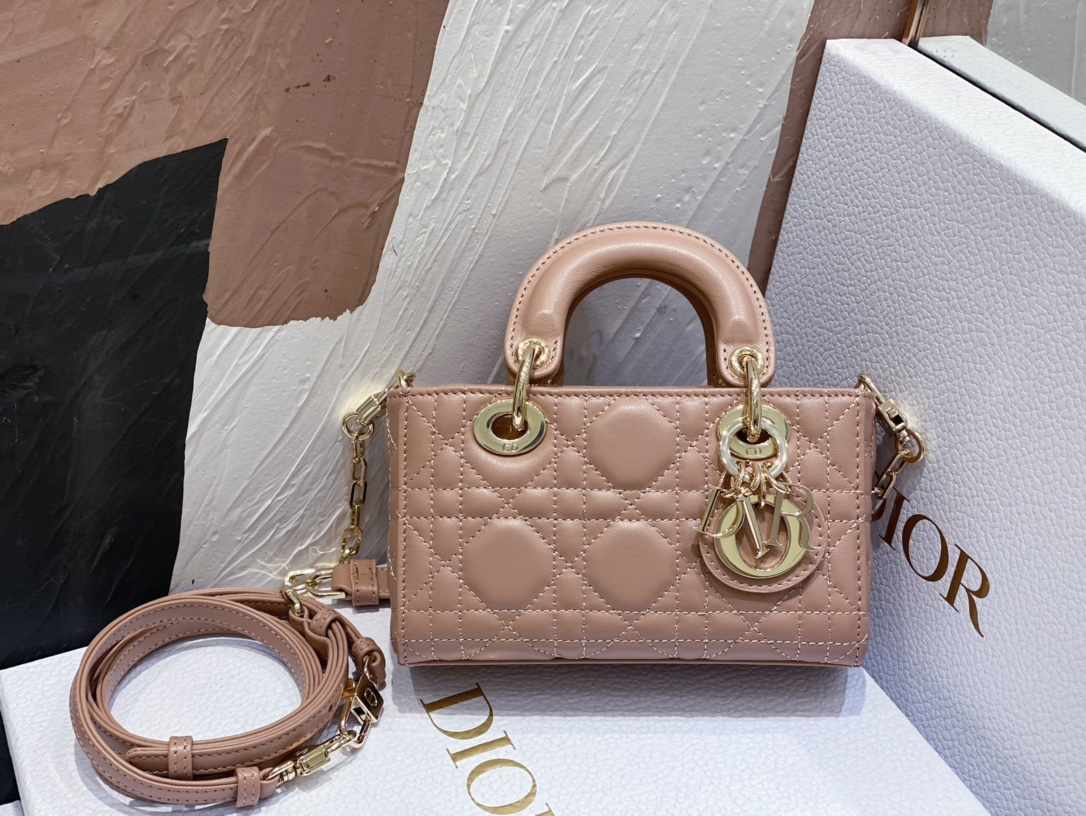 ディオール「Dior」Lady  2024 新作 シープスキン ショルダーバッグ