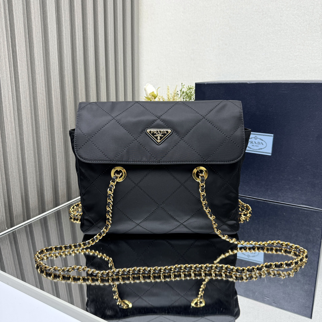 プラダ「Prada」ヴィンテージ チェーンショルダーバッグ