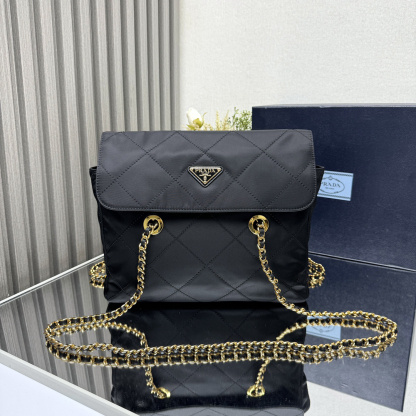 プラダ「Prada」ヴィンテージ チェーンショルダーバッグ