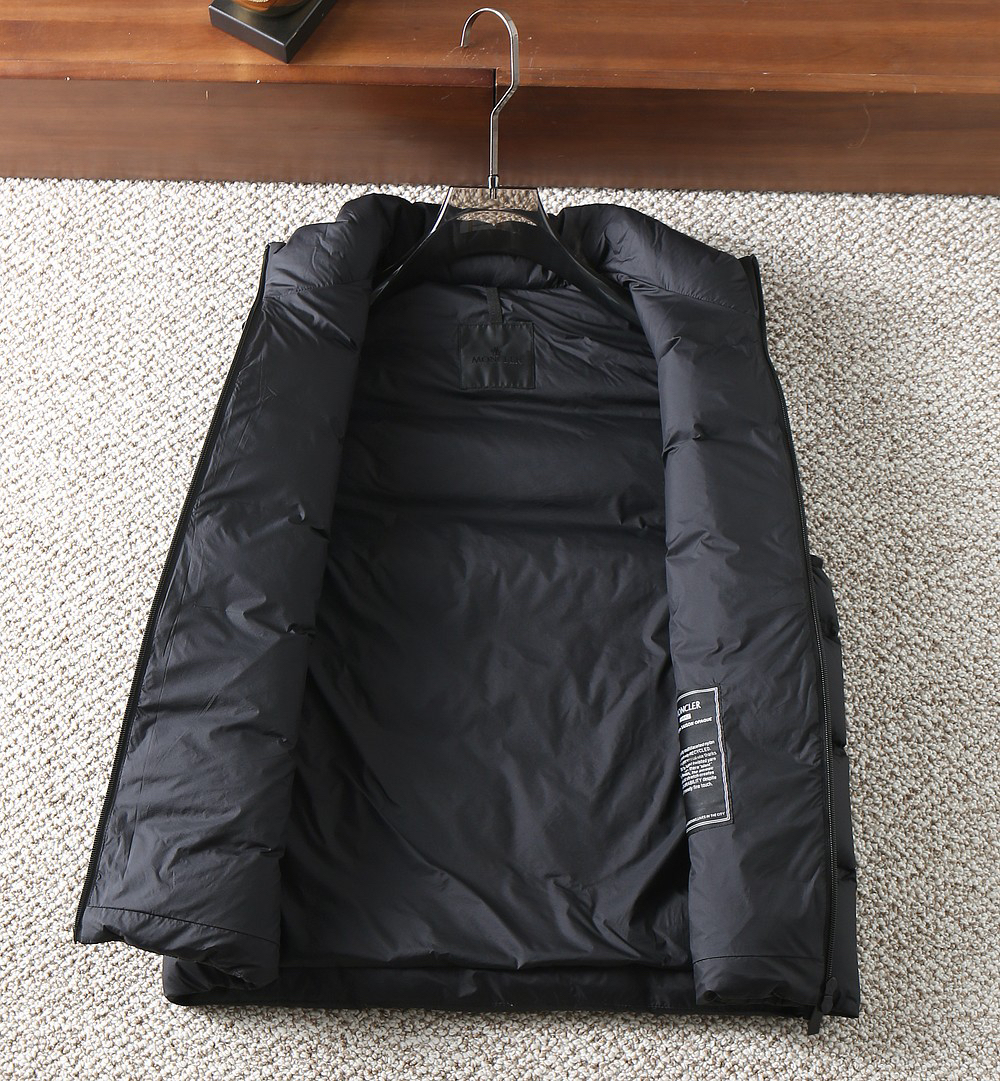 モンクレール「Moncler」秋冬 ダウンベストアウター