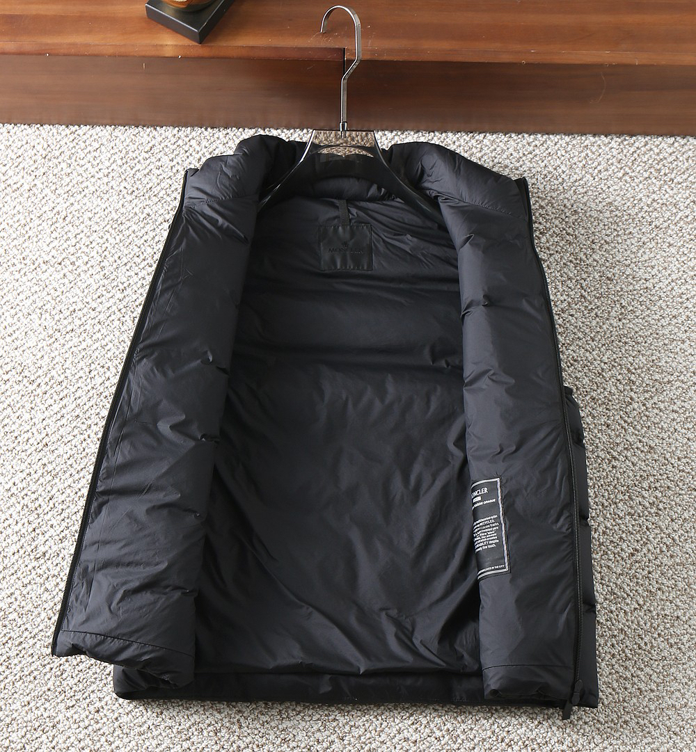 モンクレール「Moncler」秋冬 ダウンベストアウター