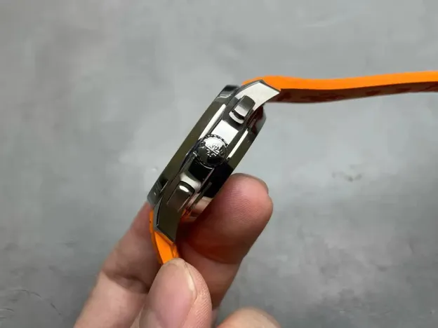 パテック フィリップ「Patek Philippe」アクアノート クロノグラフ 42MM