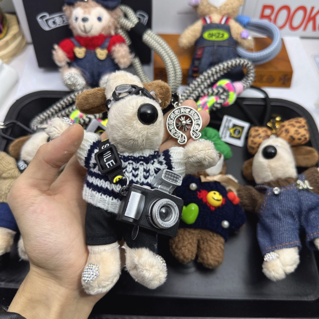 クロムハーツ「Chrome Hearts」バッグチャーム - すべてのトレンドバッグに合わせて、クールでキュートなスタイルを