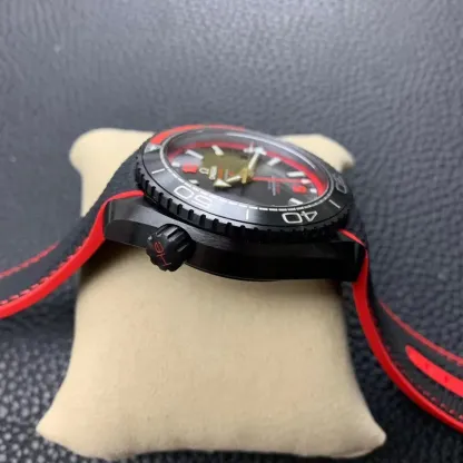 オメガ「Omega」シーマスター プラネット オーシャン 600M クロノグラフ メンズウォッチ44MM