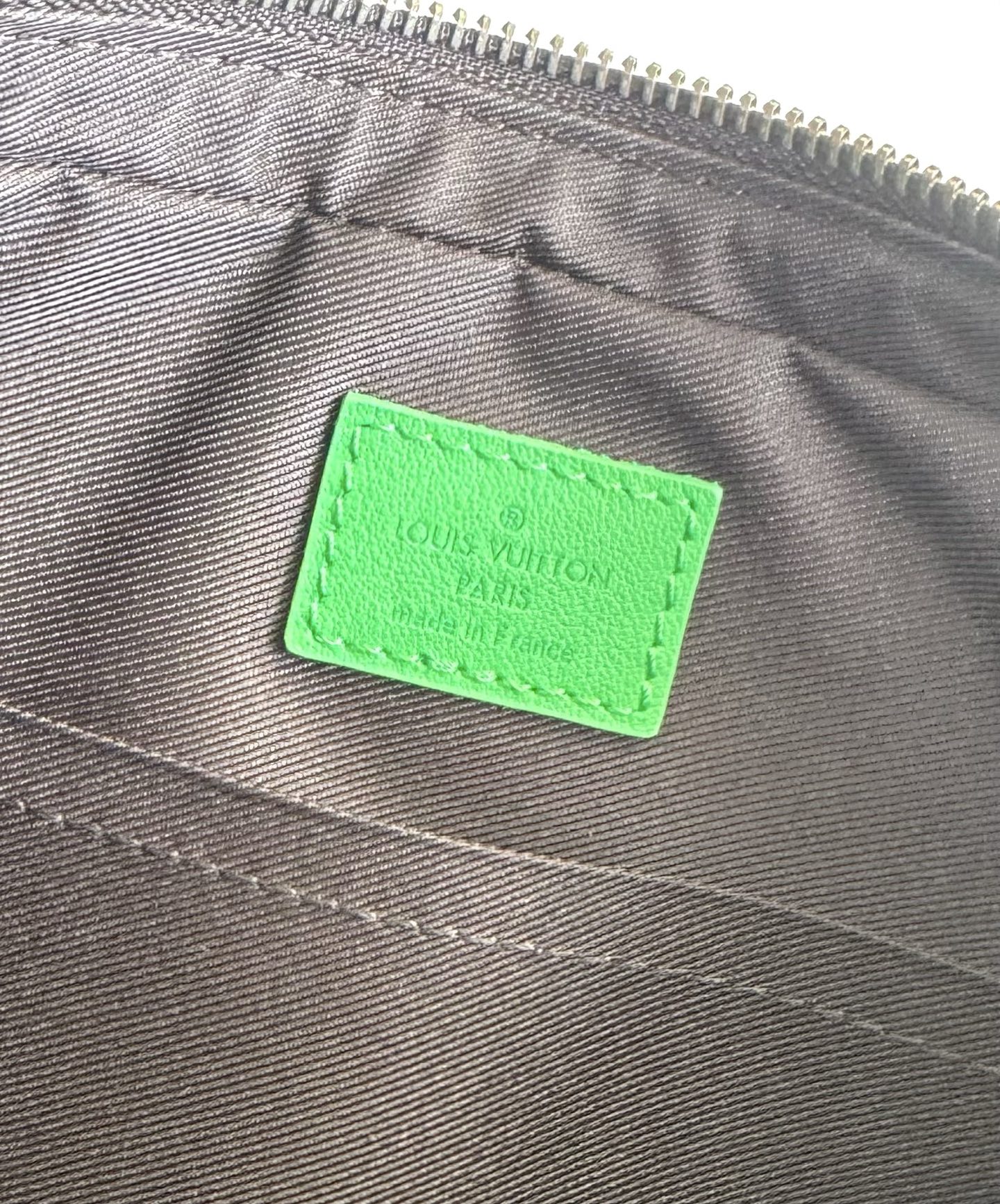 ルイ・ヴィトン「Louis Vuitton」スタイリッシュ メッセンジャーバッグ