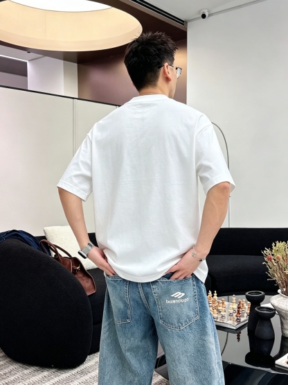 バレンシアガ「Balenciaga」ロゴプリントTシャツ / ショートスリーブ クルーネック