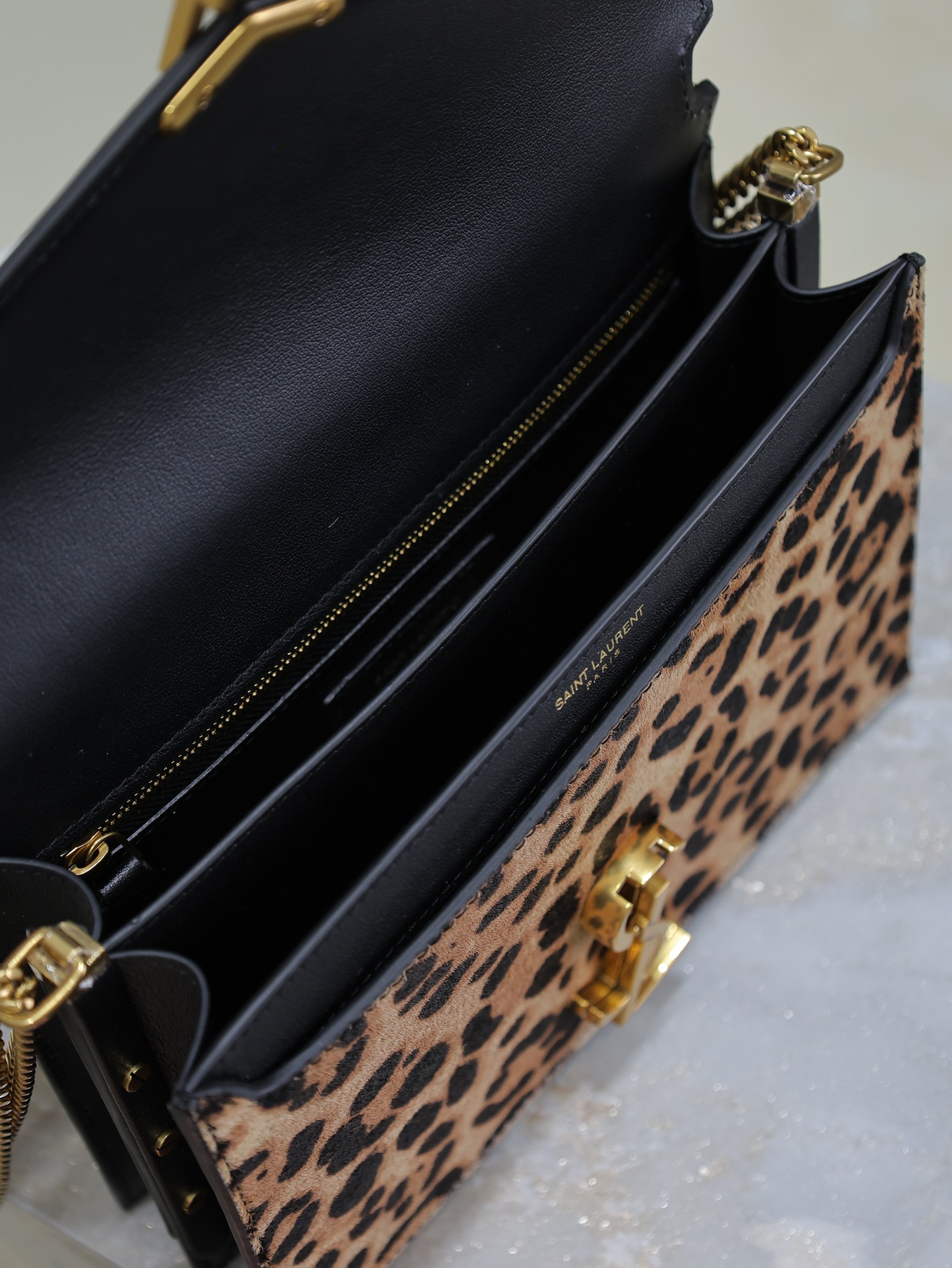 2026サンローラン「SAINT LAURENT CASSANDRE チェーンウォレット