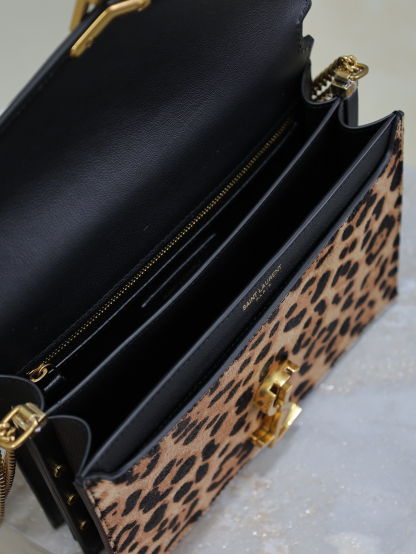 2026サンローラン「SAINT LAURENT CASSANDRE チェーンウォレット