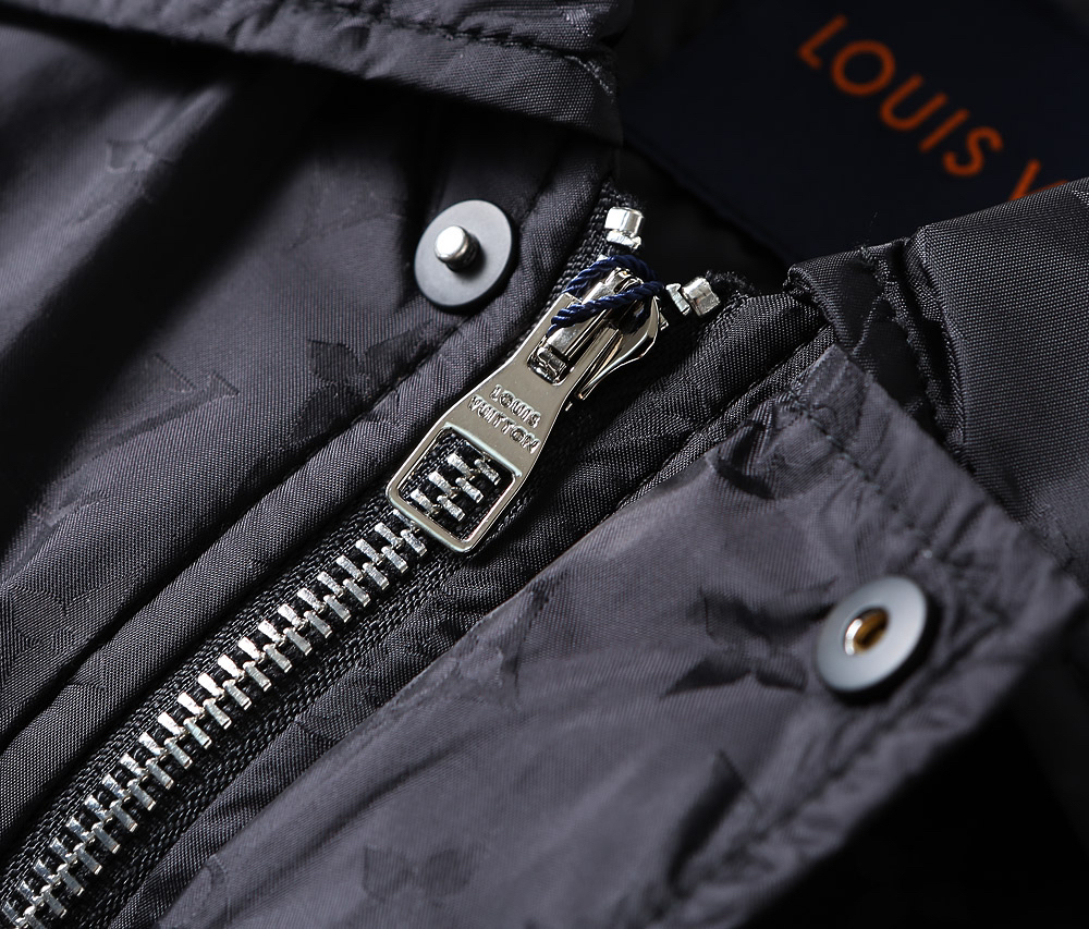 ルイ・ヴィトン「Louis Vuitton」秋冬コレクション クイルテッド ジャケット