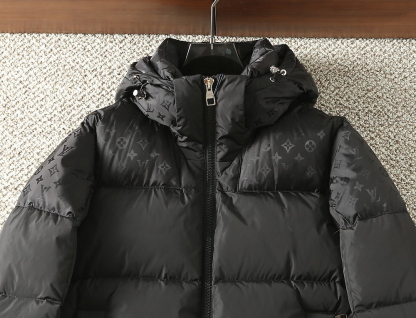 ルイ・ヴィトン「Louis Vuitton」秋冬コレクション ダウンジャケット