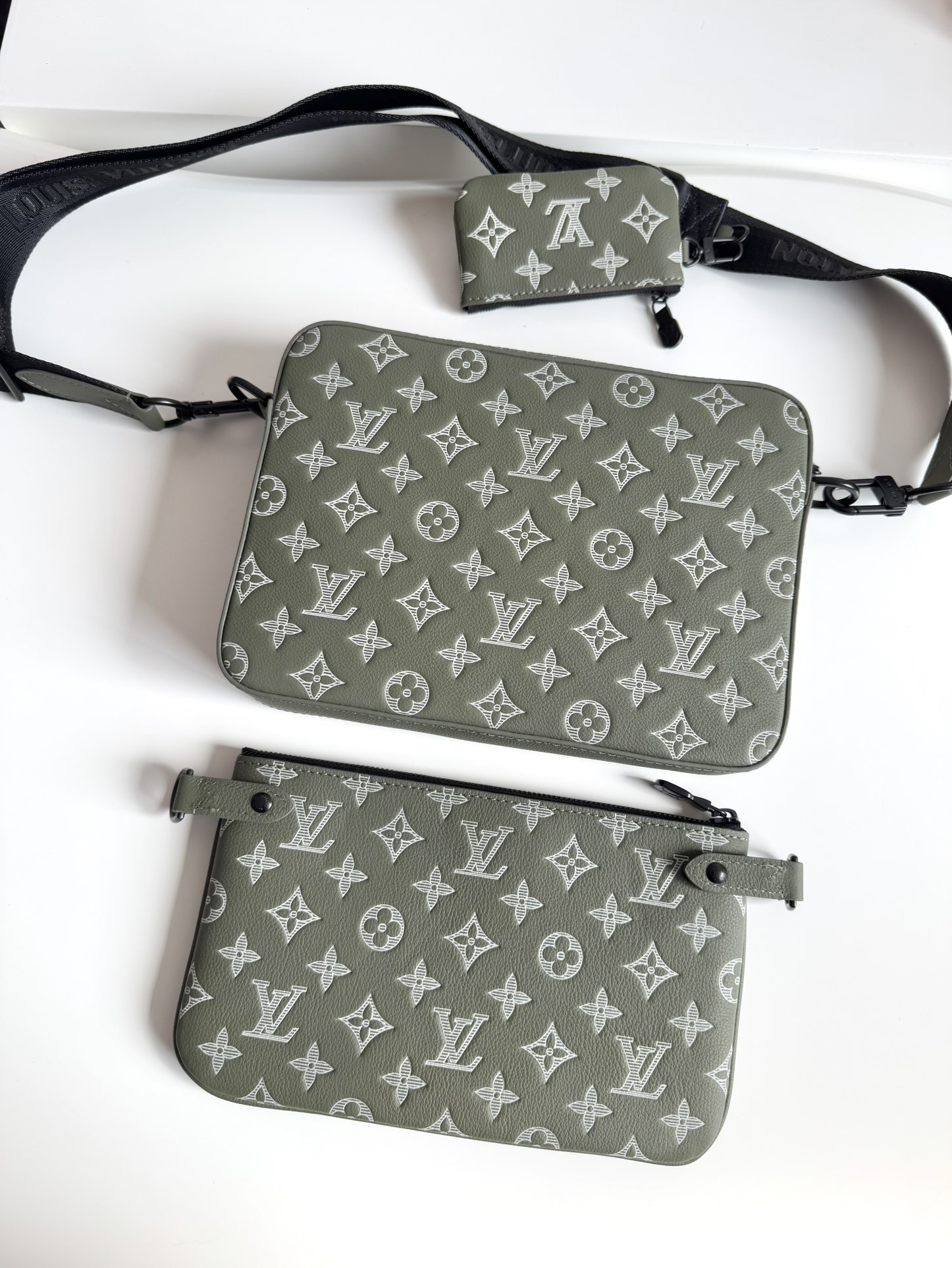 ルイ・ヴィトン「Louis Vuitton」スタイリッシュ メッセンジャーバッグ