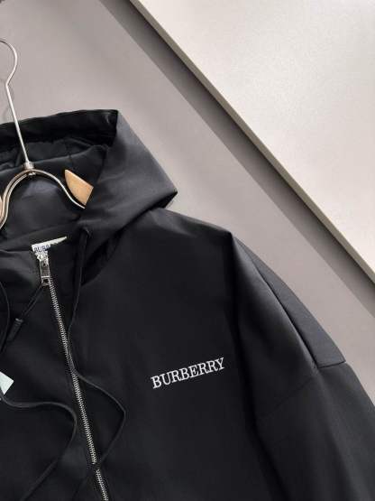 バーバリー「Burberry」秋冬 メンズカジュアルスポーツセット