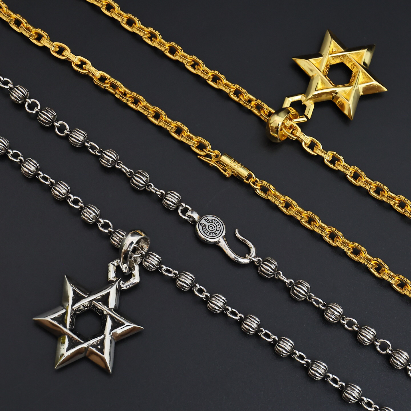 クロムハーツ「Chrome Hearts」のクラシックネックレス - 日常に上品なアクセントを添えるユニセックスモデル-ISETAN PRESTIGE CURATED