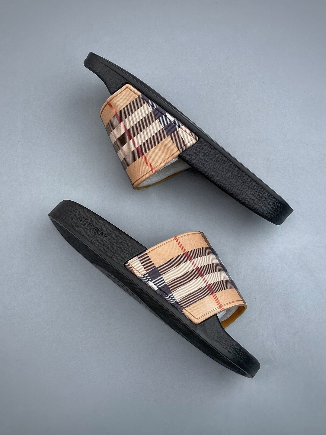 バーバリー「Burberry」バーバリー ヴィンテージ チェック スライドサンダル / ビーチサンダル
