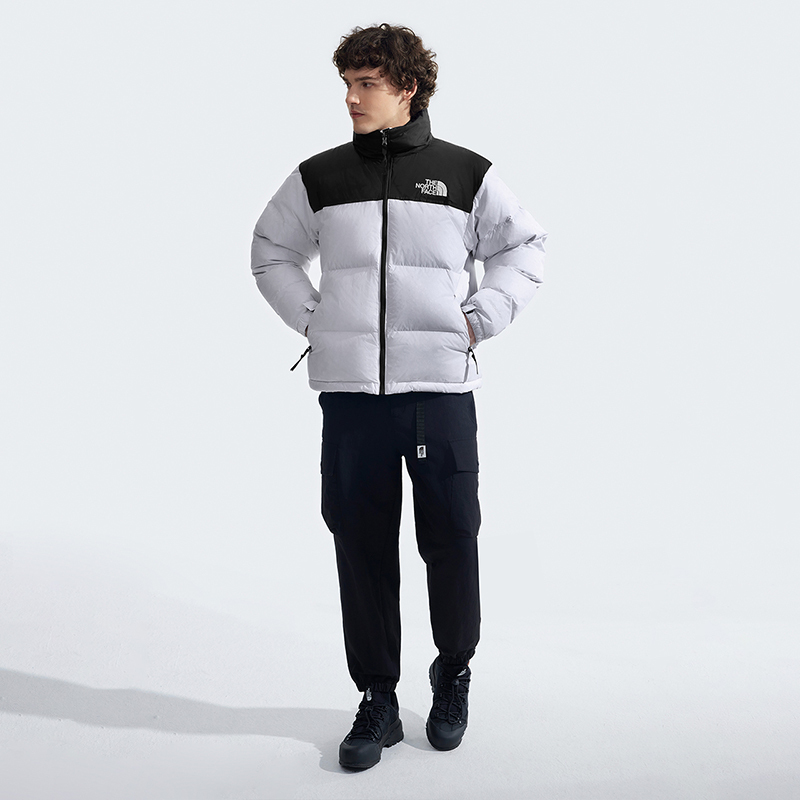 The North Face 96 モデルのヌプツェ（NUPTSE）ダウンジャケットは、クールなブランドのクラシックなアイコンで、新モデルのガチョウのダウン入りです。