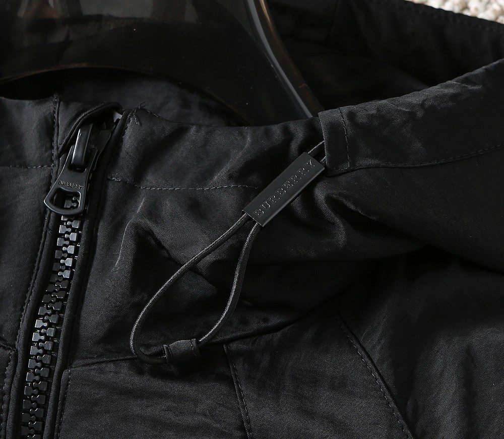 バーバリー「Burberry」秋冬 リバーシブルキルティングジャケット