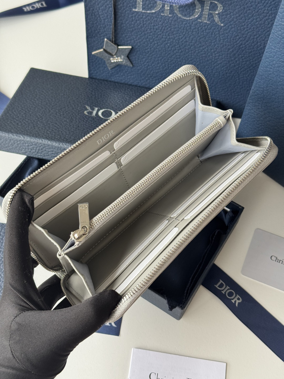 ディオール「Dior」ジップアラウンド ロングウォレット