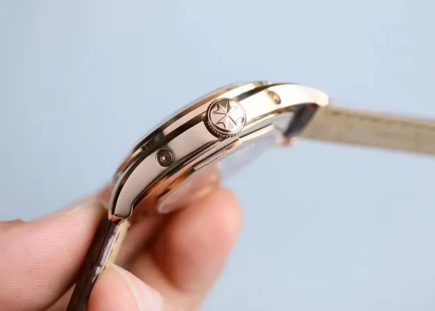 ヴァシュロン コンスタンタン「Vacheron Constantin」オーバーシーズ 40mm 自動巻き 腕時計