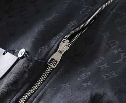 ルイ・ヴィトン「Louis Vuitton」秋冬コレクション クイルテッド ジャケット