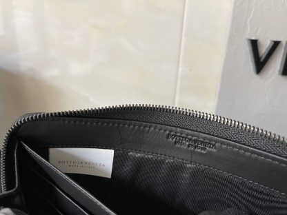 ボッテガ・ヴェネタ「Bottega Veneta」メンズ ザッパー ロング ウォレット