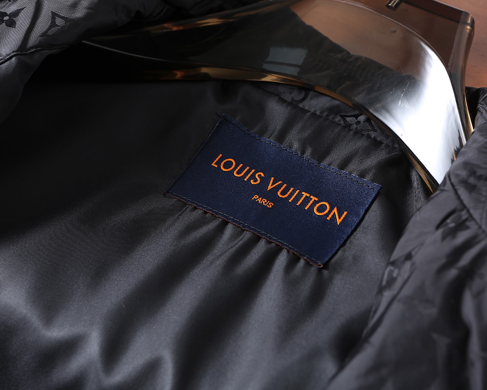 ルイ・ヴィトン「Louis Vuitton」秋冬コレクション クイルテッド ジャケット